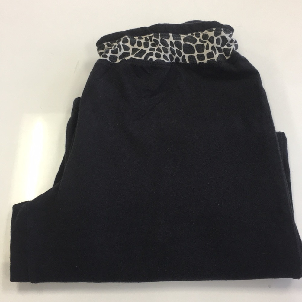 Cheetah print black leggings size medium